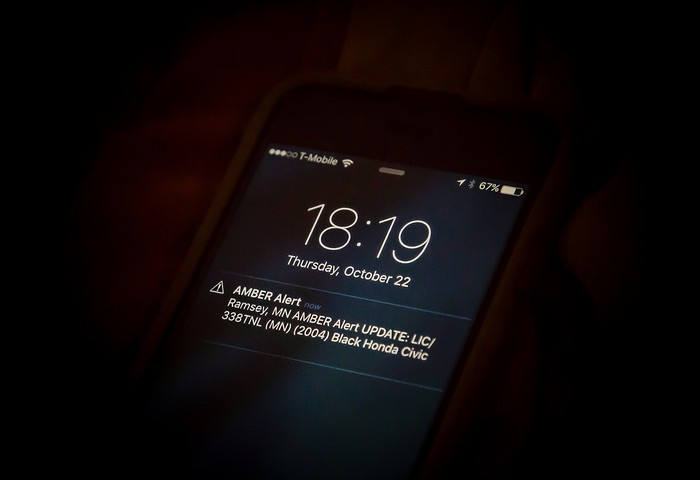 Peringatan Amber Alerts muncul di ponsel saat ada anak hilang di sekitar.