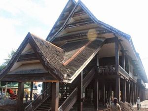4 Rumah Adat Sulawesi Tenggara dan Keunikan Arsitekturnya