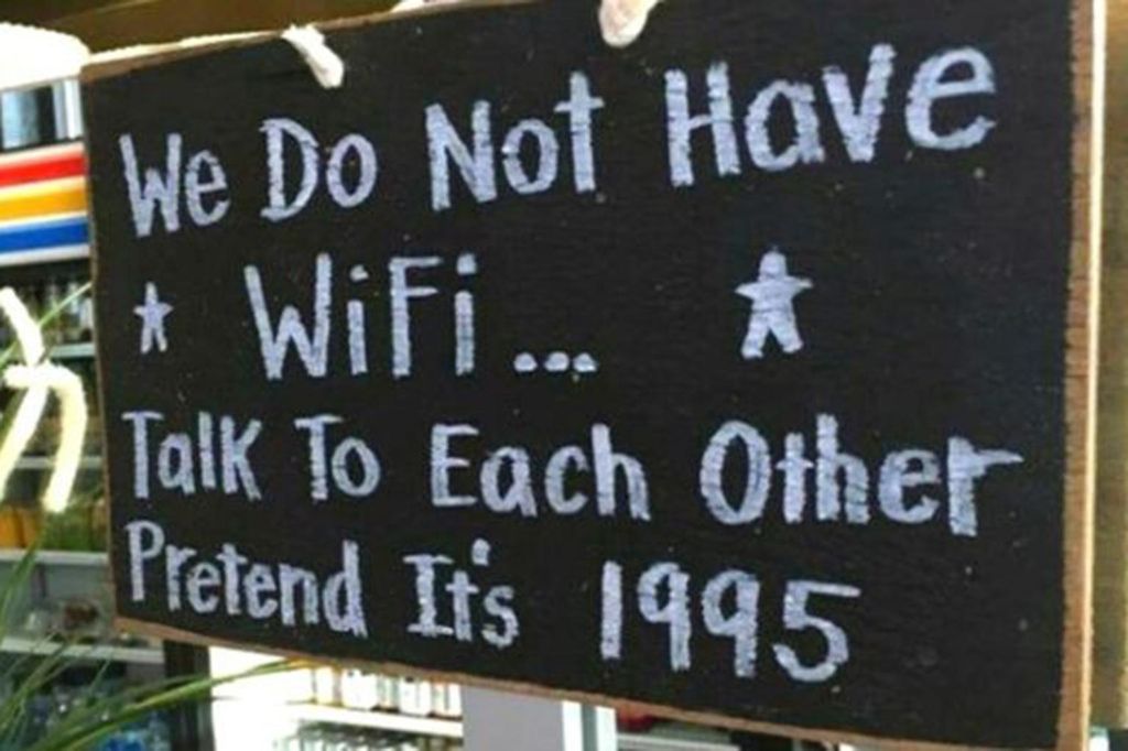 Sengaja Tak Sediakan Wifi, Kafe Ini Picu Perdebatan Pelanggan