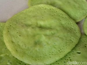 Pesona Serabi Probolinggo dengan Warna Pandannya yang Menggugah Selera