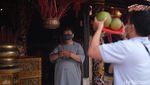 Suasana Ibadah Imlek di Vihara Boen Tek Bio Tangerang