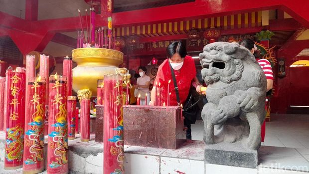 Suasana perayaan Imlek 2023 di Vihara Bahtera Bhakti