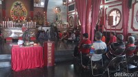 Perayaan Imlek tahun ini, pengunjung banyak, walaupun hujan juga, seperti kemarin malam ada 100 orang lebih meski dalam keadaan hujan, katanya kepada detikJabar, Minggu (22/1/2023). (Foto: Wisma Putra/detikJabar)