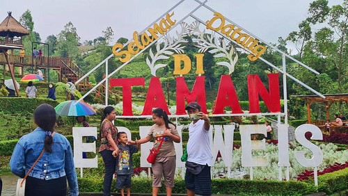 Kunjungan wisatawan ke Taman Edelweis, Karangasem saat hari raya Galungan Rabu (4/1/2023) tidak ramai seperti biasanya.
