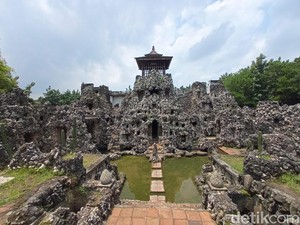 Sejarah dan Cerita Perjodohan di Taman Goa Sunyaragi Cirebon