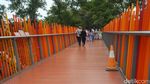 Awas! Ada Lubang Gede di Infinity Link Bridge Tebet Eco Park