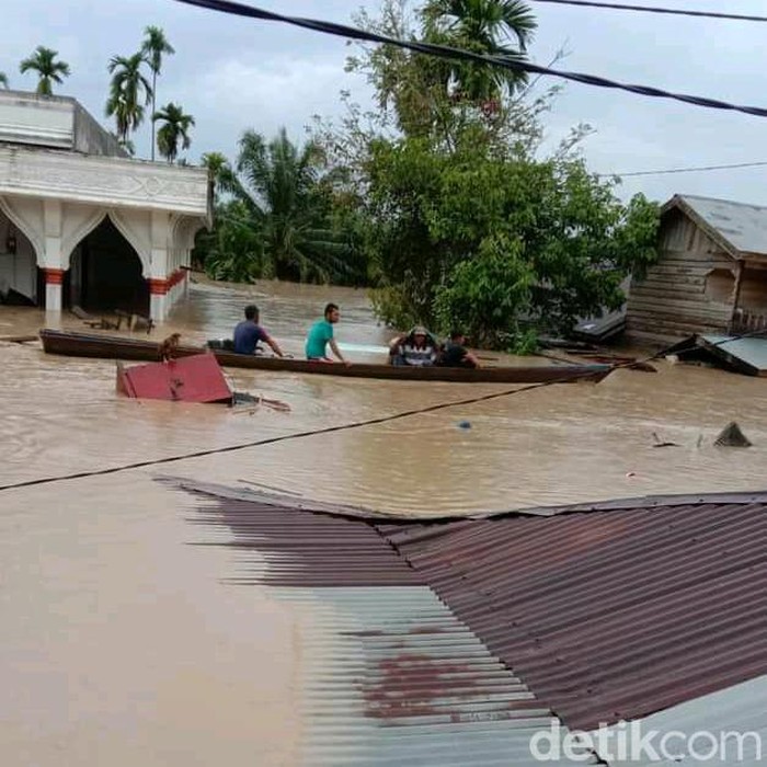 Banjir di Aceh meluas hingga ke enam kabupaten.