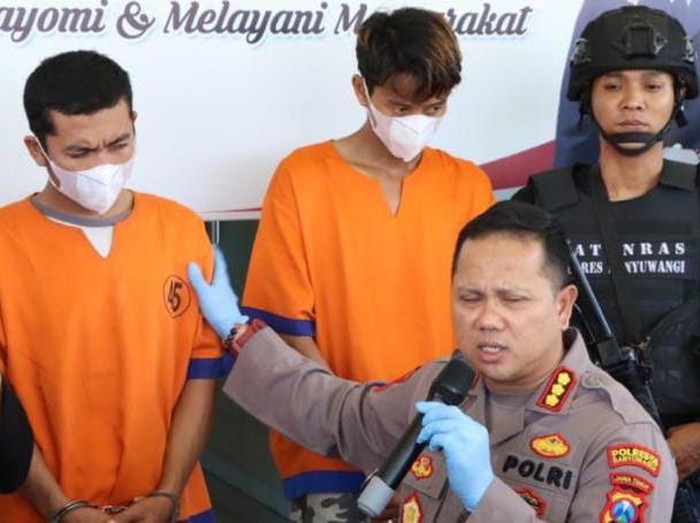 DMW dan AS pelaku pembunuhan Sumila di Banyuwangi dihadirkan dalam jumpa pers