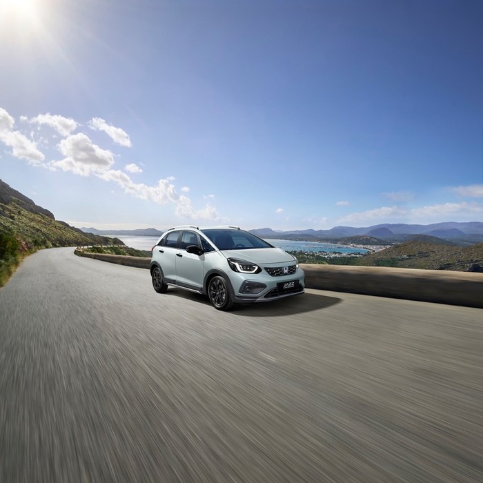 REFRESHED JAZZ e:HEV LINE-UP GAINS NEW ADVANCE SPORT VARIANT