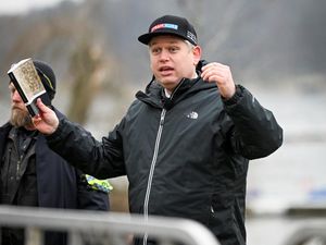 Ikuti Rasmus Paludan, Kepala Anti-Islam di Belanda Robek Al-Quran!