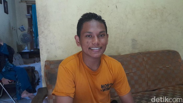 Ini sosok siswa SMP yang bantu buka jalur damkar saat tekena macet (Solihin/detikcom)