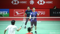 Di nomor tunggal putra ada Jonatan Christie yang menduduki unggulan empat dan Anthony Ginting unggulan kelima.