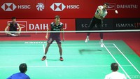 Unggulan pertama tunggal putra adalah Viktor Axelsen, namun pemain asal Denmark itu dipastikan mundur dari Indonesia Masters 2023 karena kelelahan.