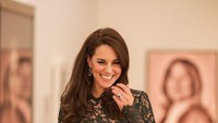 Kate Middleton tak jarang jadi sorotan publik, salah satunya karena body rampingnya. Di balik balik penampilan bugarnya, Kate senantiasa menyempatkan waktu untuk berolahraga di tengah kesibukan. Ia mengaku seringkali melakukan olahraga trampolin sebelum mengantar anaknya ke sekolah. (Foto: Instagram @princeandprincessofwales)