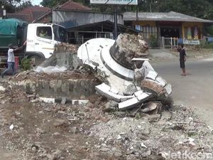 Hancurnya Patung Bima Sang Ikon Purwakarta