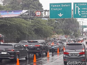 Arus Lalin Arah Puncak Bogor Macet, Cuaca Hujan