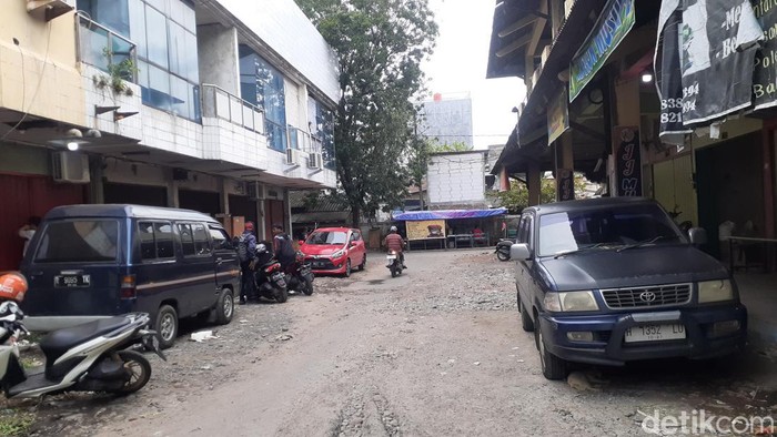 Lokasi penyerangan gerombolan bercelurit di kompleks Pasar Dargo, Kota Semarang, Senin (23/1/2023).