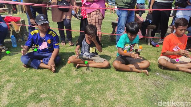 Lomba lato-lato di Sidoarjo