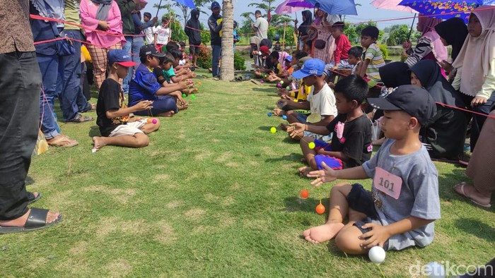 Lomba lato-lato di Sidoarjo