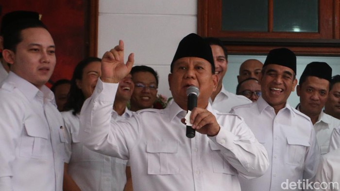 Ketum Partai Gerindra Prabowo Subianto dan Umum PKB Muhaimin Iskandar meresmikan Kantor Sekertariat Bersama Gerindra - PKB di Jakarta, Senin (23/1/2023).