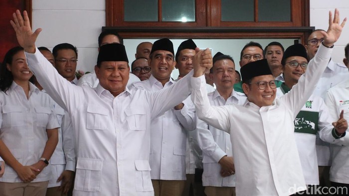 Makin Lengket Prabowo dan Cak Imin Saat Resmikan Sekber Gerindra-PKB Ketum Partai Gerindra Prabowo Subianto dan Umum PKB Muhaimin Iskandar meresmikan Kantor Sekertariat Bersama Gerindra - PKB di Jakarta, Senin (23/1/2023).