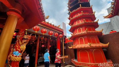 Melihat Klenteng Tertua di Bekasi