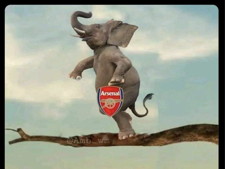 Meme Arsenal Libas MU: Nyaman di Pucuk, Nketiah kayak Henry!