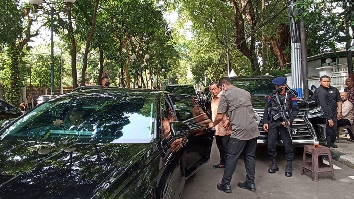 Menteri Jokowi hadiri syukuran ulang tahun Megawati di kediamannya
