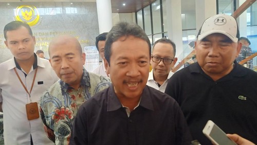 Menteri Kelautan dan Perikanan (KKP) Sakti Wahyu Trenggono mengunjungi Pelabuhan Perikanan Nusantara (PPN) Pengambengan, Jembrana, Bali, Senin (23/1/2023).