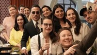 Selain restorannya Nusr Et Steakhouse, kafe ini juga tak kalah ramai oleh pengunjung. Salt Bae tidak sungkan untuk menyapa pelanggan di sini seperti di restorannya.