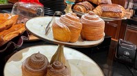 Berbagai pastry buatan Kapicciiinoo yang khas disajikan di sini. Mulai dari cinnamon roll dan banyak jenis-jenis pastry asal Eropa lainnya.