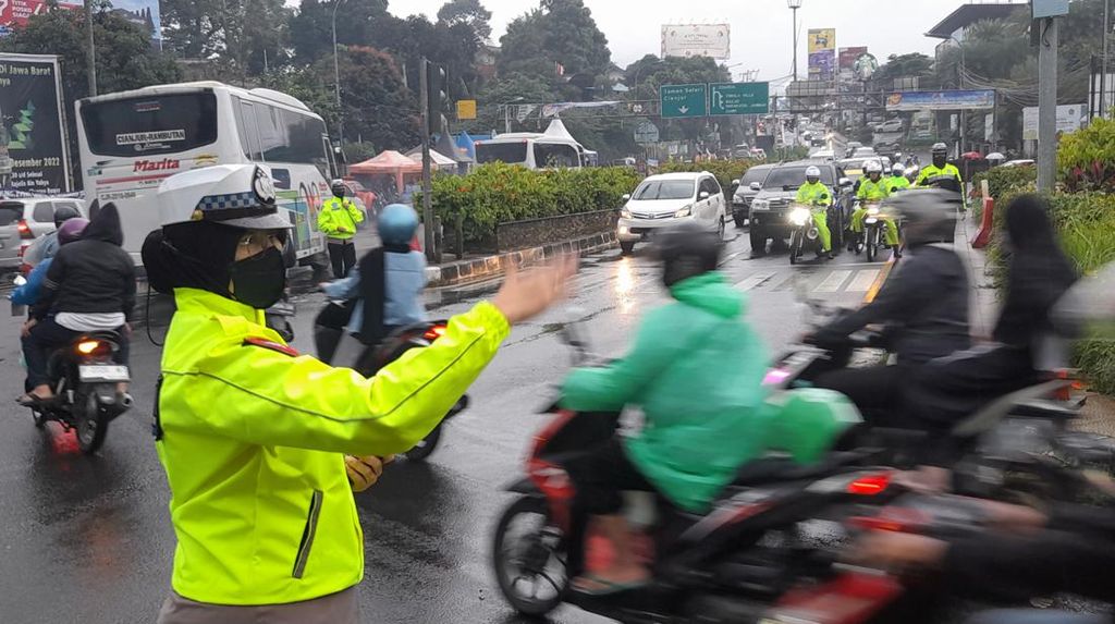 One Way Arah Jakarta Berakhir, Lalin Puncak Kembali Normal Dua Arah