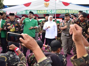 Pesan Gubernur Khofifah Saat Apel Merah Putih 10.000 Ansor-Banser