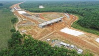Tol Binjai - Langsa (Seksi Binjai - Pangkalan Brandan) sepanjang 58 km, saat ini progres pembangunannya sudah mencapai 58%. Jalan tol ini nantinya memiliki 3 gerbang tol, 3 simpang susun, 26 jembatan dan direncanakan memiliki 1 rest area.