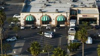 Diketahui mayoritas warga di dekat lokasi kejadian yakni etnis Asia. Lokasi persis penembakan massal itu sekitar delapan mil (13 kilometer) timur pusat kota Los Angeles. (AP Photo/Jae C. Hong)