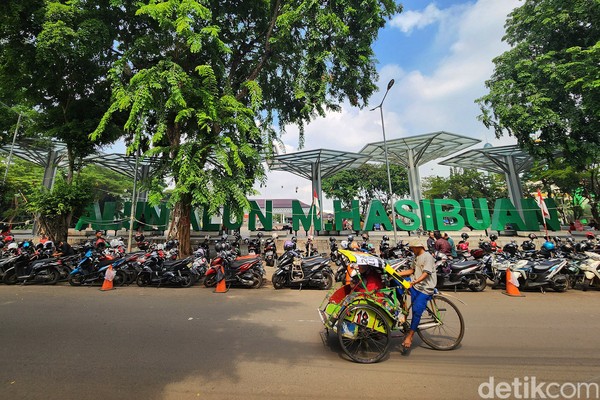 Dengan datang ke sini kamu dapat belajar sejarah sekaligus mengenang perjuangan rakyat Bekasi melawan penjajah. Foto: Ari Saputra