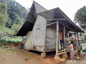 Pesona Kampung Adat Sempurmayung Sumedang yang Perlahan Pudar