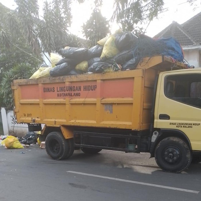 sampah berton-ton dari dua gelaran di kota malang