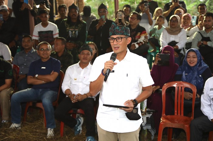 Sandiaga Uno di Desa Baros
