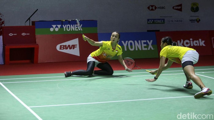 Ana/Tiwi Tersingkir Lebih Awal Usai Kalah Dramatis Pasangan ganda putri Febriana Dwipuji Kusuma/Amalia Cahaya Pratiwi tersingkir dini dari Indonesia Masters 2023 di Istira Senaya, Jakarta, Selasa (24/1/2024) Mereka kalah secara dramatis saat melawan Li Wen Mei/Liu Xuan Xuan.
