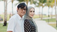 Berita dari kalangan artis, Andre Taulany dan Erin resmi bercerai, dan mengakhiri pernikahan yang telah dibangun selama 20 tahun. Instagram @erintaulany