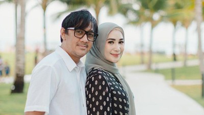 8 Potret Mesra Andre Taulany & Istri, 18 Tahun Menikah Kini Gugat Cerai