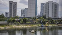 Waduk yang terletak di Kecamatan Tanah Abang, Jakarta Pusat, ini menjadi salah satu infrastruktur pengendalian banjir yang menampung air dari kawasan sekitarnya lalu dipompa ke Kanal Banjir Barat.