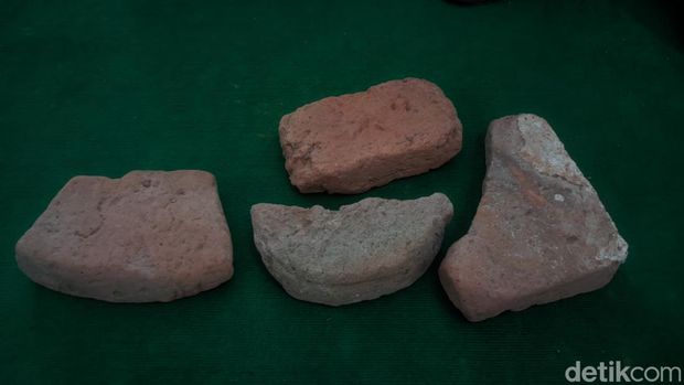 Batu bata berbagai pola peninggalan abad 6-10 Masehi di Demak. Foto diunggah Selasa (24/1/2023).