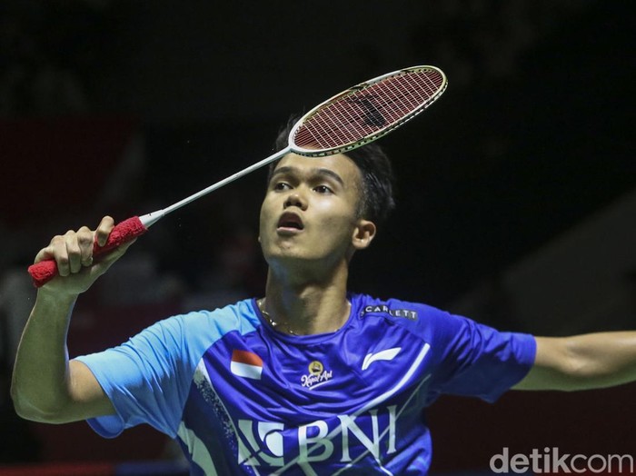 Tunggal putra Indonesia Christian Adinata berhasil menang langsung atas Mithun Manjunath wakil India di Indonesia Masters 2023.