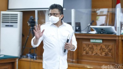 Foto: Saat Ferdy Sambo Curhat Lewat Pledoi