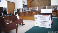 Sambo membacakan nota pembelaan atau pleidoi dengan judul Setitik Harapan dalam Ruang Sesak Pengadilan. Sambo mengatakan awalnya pleidoi itu hendak diberi judul Pembelaan yang sia-sia.