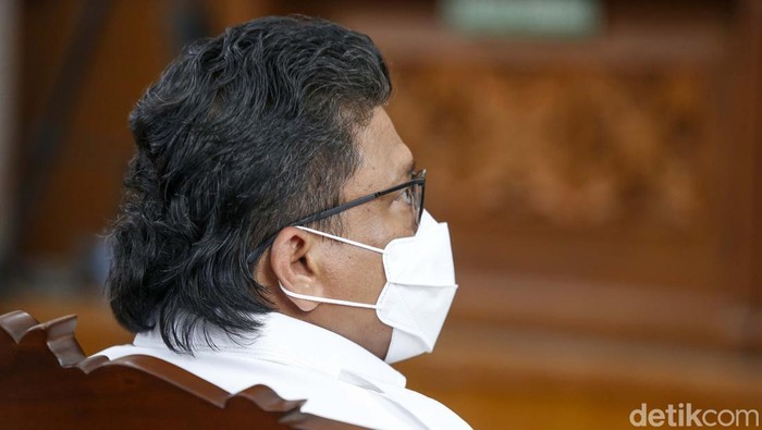 Eks Kadiv Propam Polri Ferdy Sambo curhat saat membacakan nota pembelaan atau pleidoinya. Ferdy Sambo merasa dirinya difitnah.