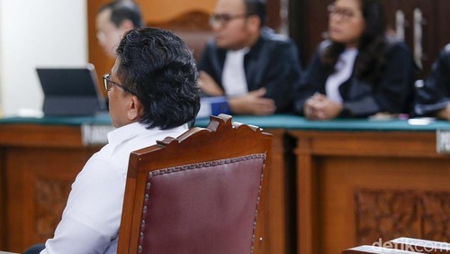 Eks Kadiv Propam Polri Ferdy Sambo curhat saat membacakan nota pembelaan atau pleidoinya. Ferdy Sambo merasa dirinya difitnah.