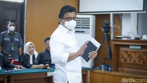 Eks Kadiv Propam Polri Ferdy Sambo curhat saat membacakan nota pembelaan atau pleidoinya. Ferdy Sambo merasa dirinya difitnah.